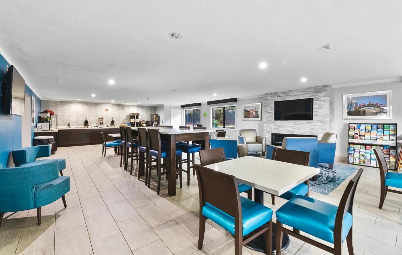 La Quinta Inn By Wyndham Эверетт Экстерьер фото