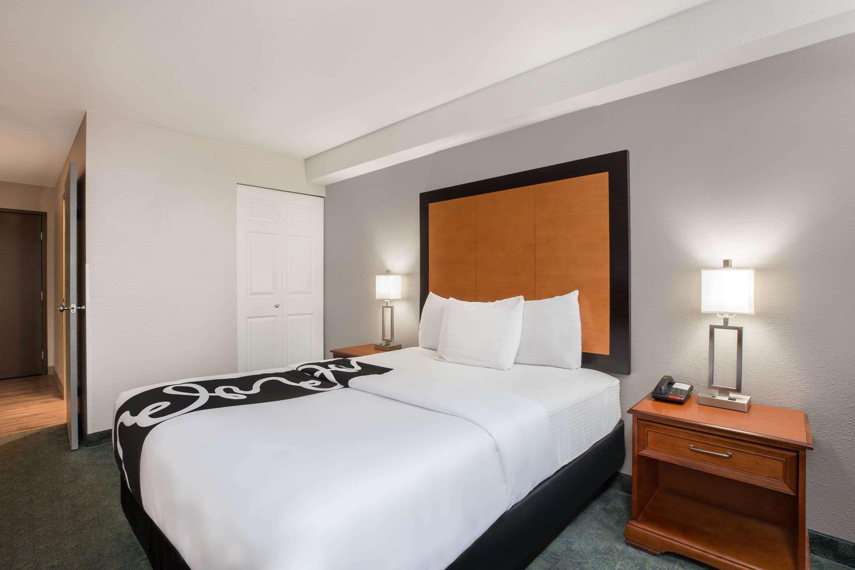 La Quinta Inn By Wyndham Эверетт Экстерьер фото