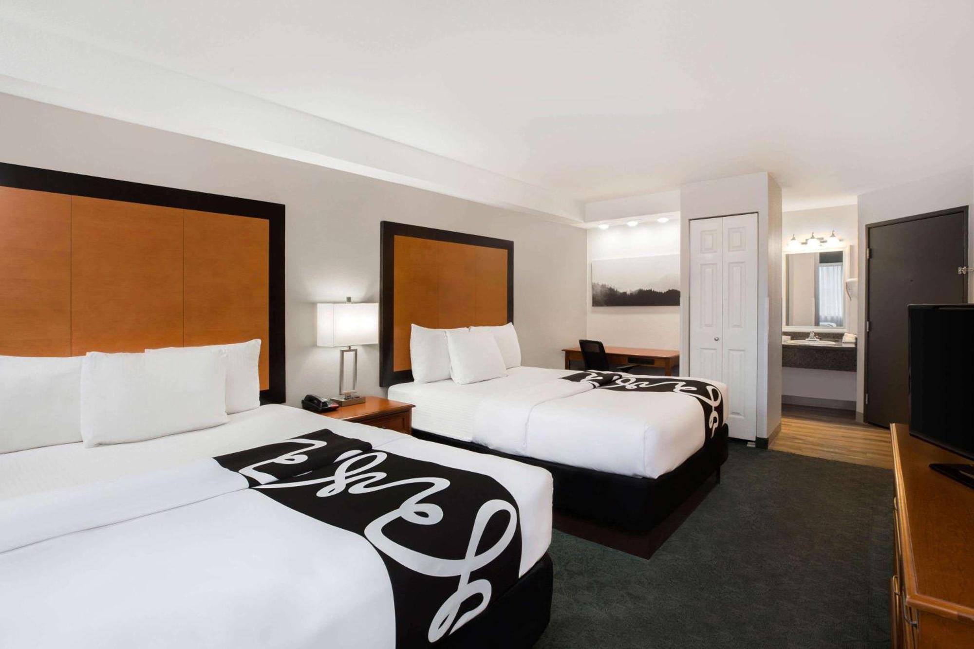 La Quinta Inn By Wyndham Эверетт Экстерьер фото